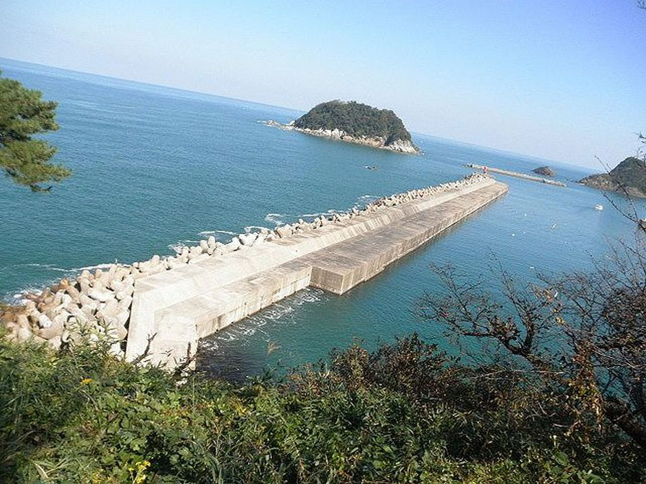 香住周辺で一番大きな防波堤です。釣りのメッカです。