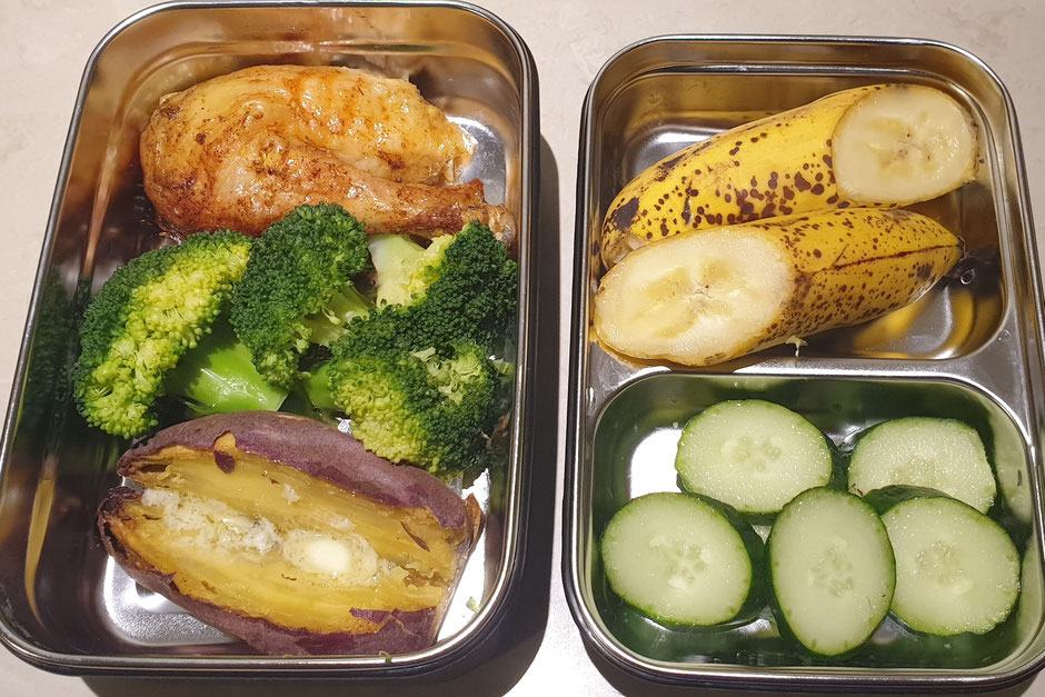 Roast free range chicken (antibiotic/hormone/chlorine free), steamed brocolli tossed in grass fed butter, roast sweet potatoes with butter, banana, cucumber. All organic apart from the chicken.