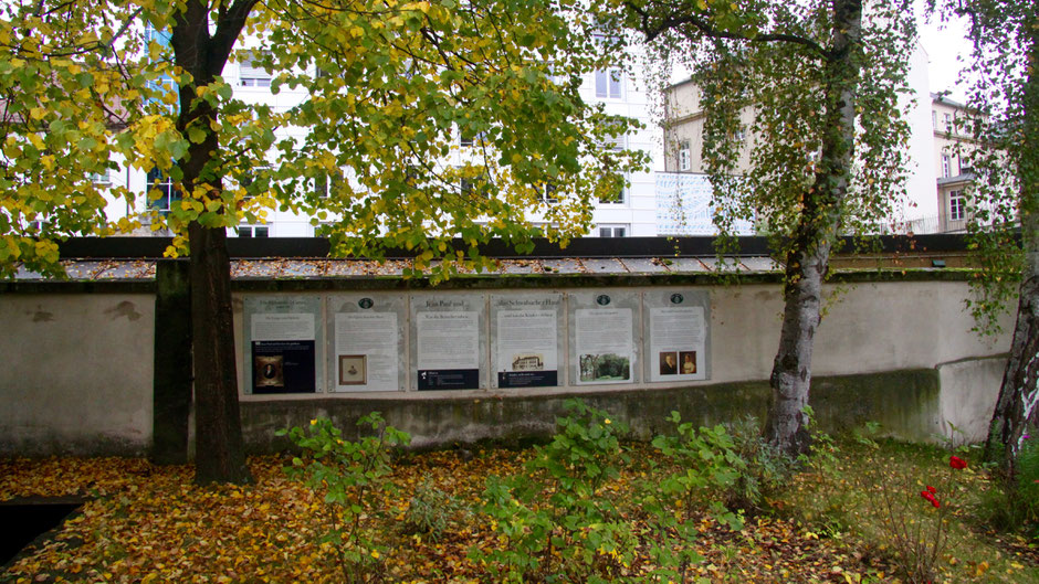 Groß- und Sonderstation 123 "Jean Paul und das Schwabacher Haus" ganz hinten im Garten an der Mauer