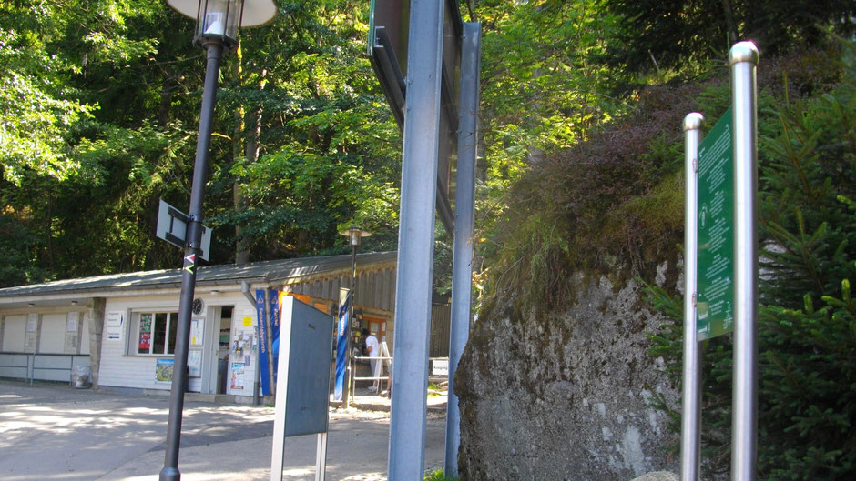 Auf dem Jean-Paul-Weg, Stationstafel 63 "Luisenburg" bei der Luisenburg mit Felsenlabyrinth