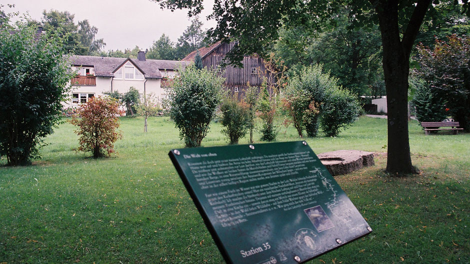 Auf dem Jean-Paul-Weg, Stationstafel 35 "Die Welt von oben" bei Reinersreuth