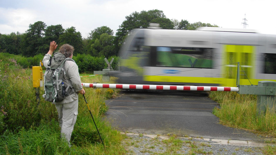 Bahnübergang zwischen Schwingen und Schwarzenbach a.d. Saale
