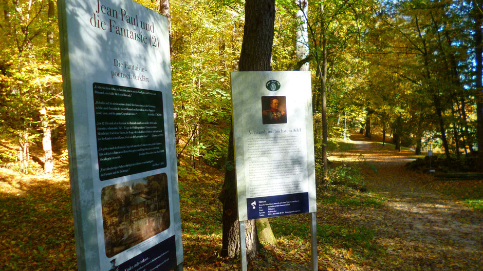 Groß- und Sonderstation 134 "Jean Paul und die Fantaisie" (2) auf dem Talweg im Schlosspark Fantaisie