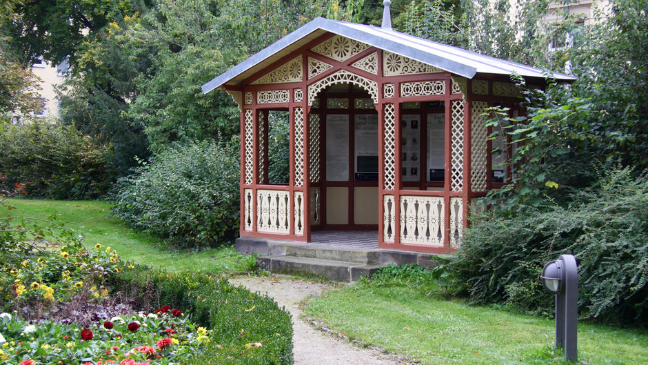 Groß- und Sonderstation 118 "Jean Pauls Ich & sein Werk" im Pavillon im Garten des Jean-Paul-Museums
