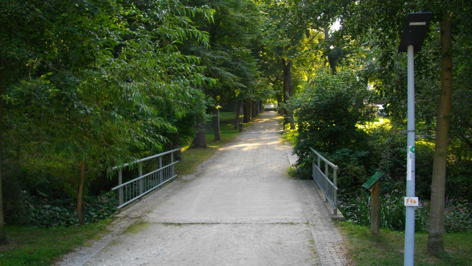 Auf dem Jean-Paul-Weg, Stationstafel 60 "Heilkraft Fichtelgebirge", nahe der Luisenquelle