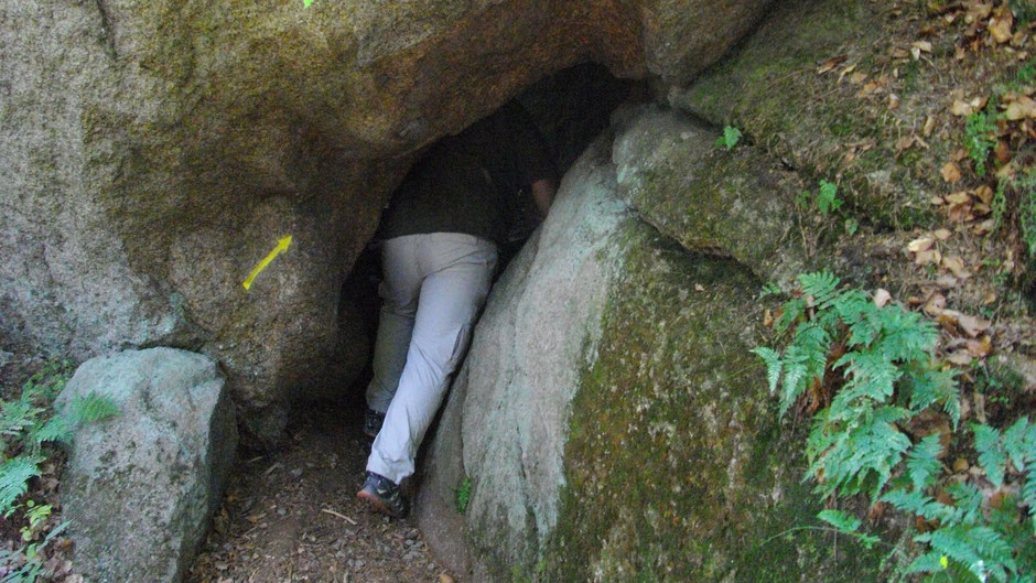 Im Felsenlabyrinth, zwischen den Felsen geht es hindurch