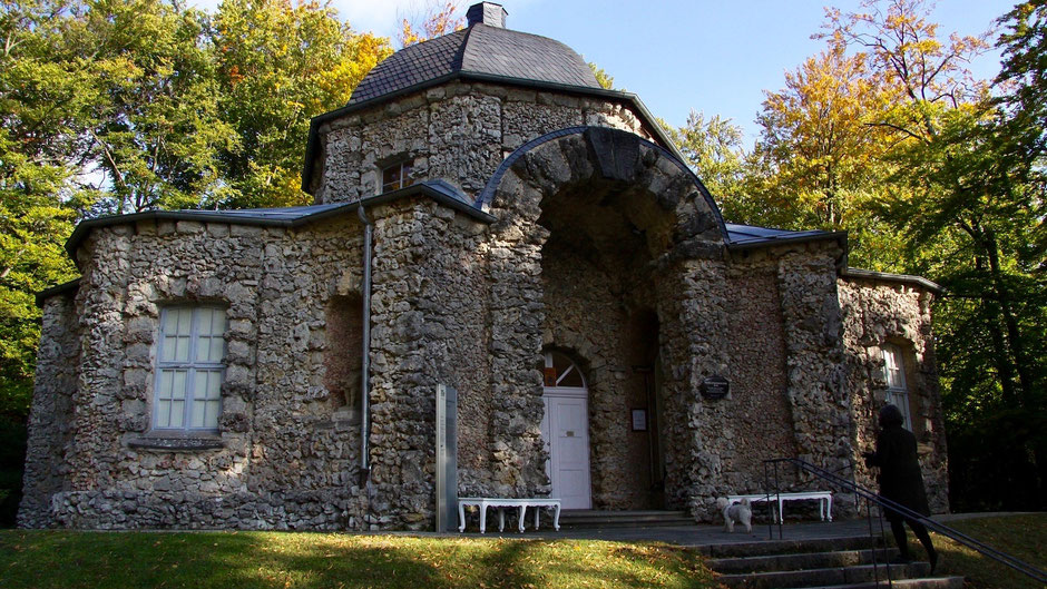 Schloss Sanspareil, so klitzeklein ist das.