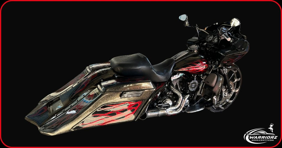 カスタムペイントハーレー,オリジナルデザイン,ブラックキャンディーゴールド,ウォーリアーズ、ハーレーバガーキット.ファイヤーパターン塗装