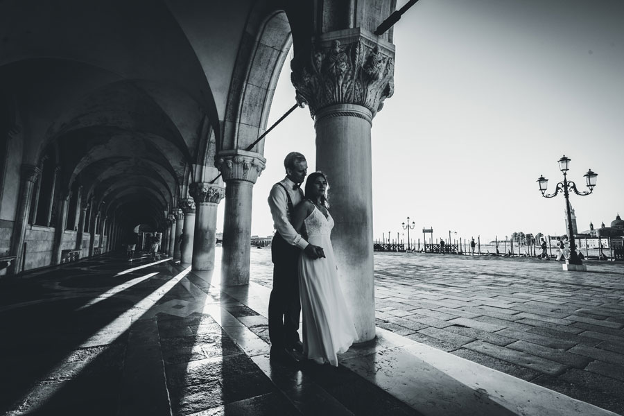 engagement photographer venice italy