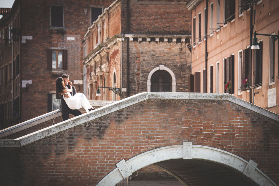 Symbolic-Wedding-in-Venice