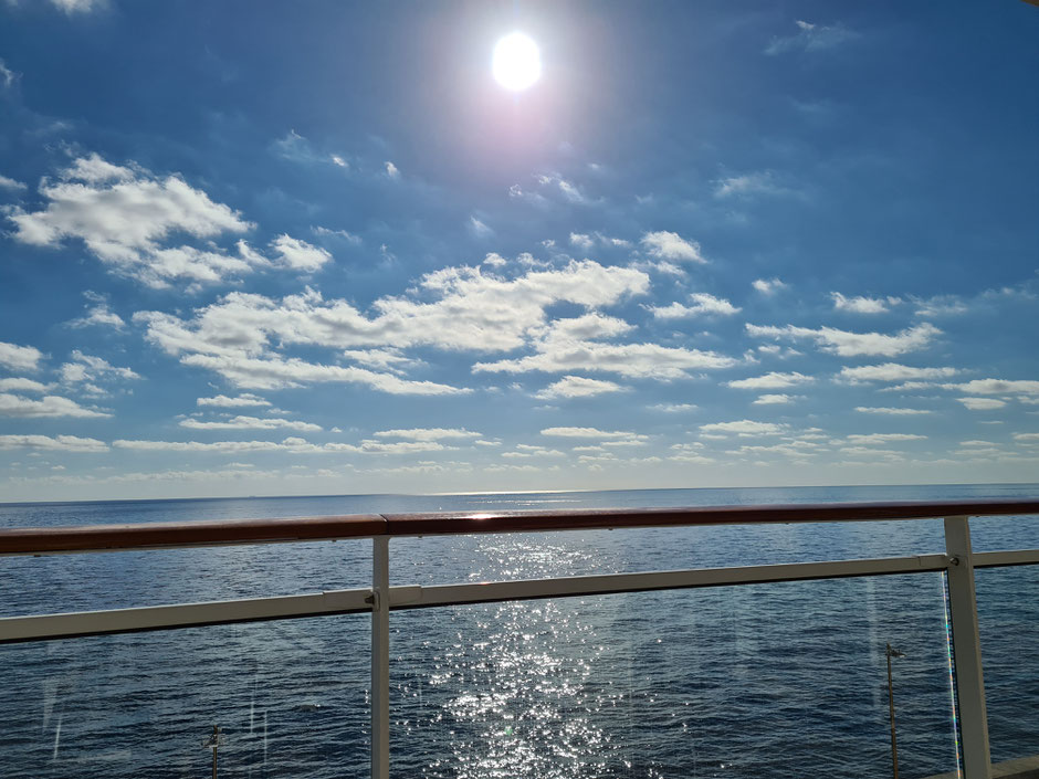 Sonne, Meer, Yoga, Schiff, Julia Yoga