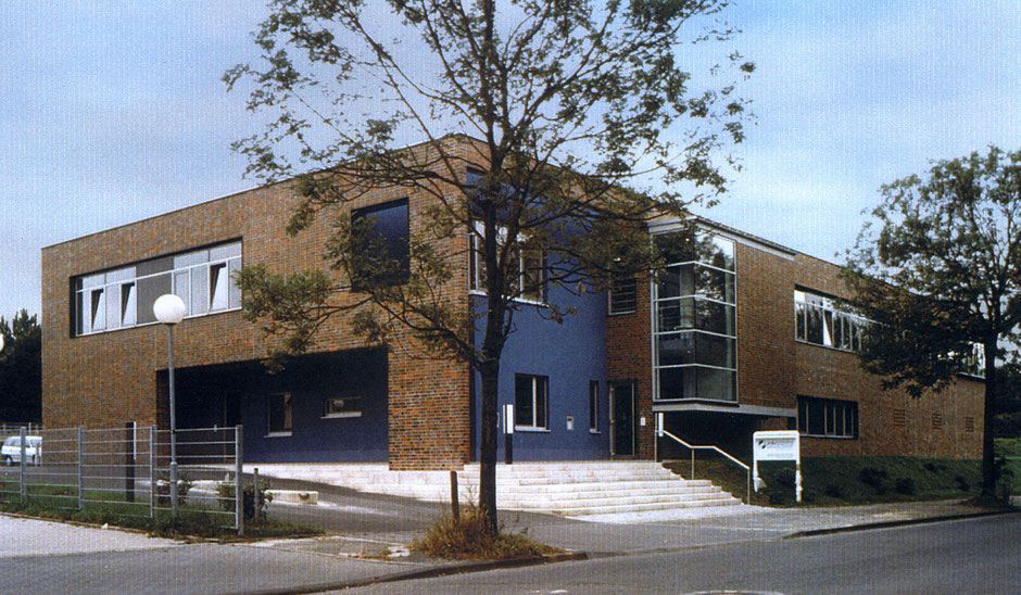 Neubau Nephrologisches Zentrum Bochum mit Architekt J. Schorn  Bauherr: KfH e.V. Fertigstellung 1999