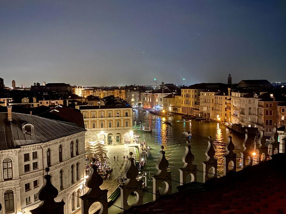 Venedig: Aussicht von der Dachterrasse des Kaufhauses Fondaco dei Tedeschi