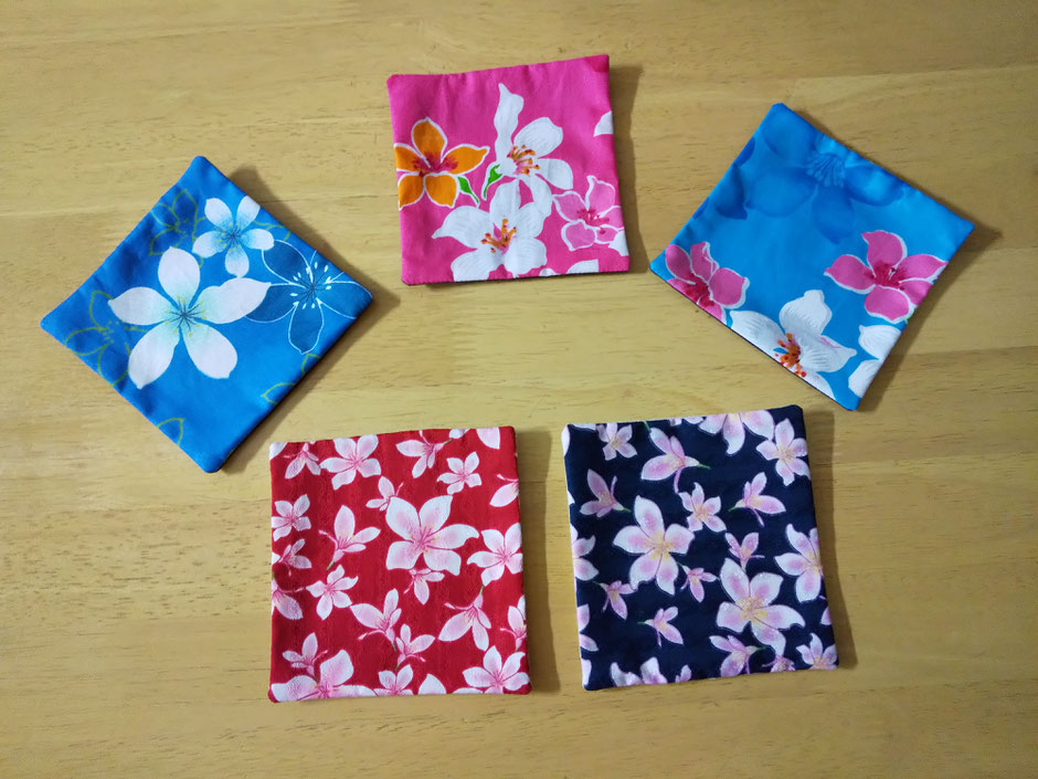 取扱商品／花布／雑貨／コースター(切り替えなし)／油桐花／ピンク・ダークブルー・ブルー・レッド・ネイビー