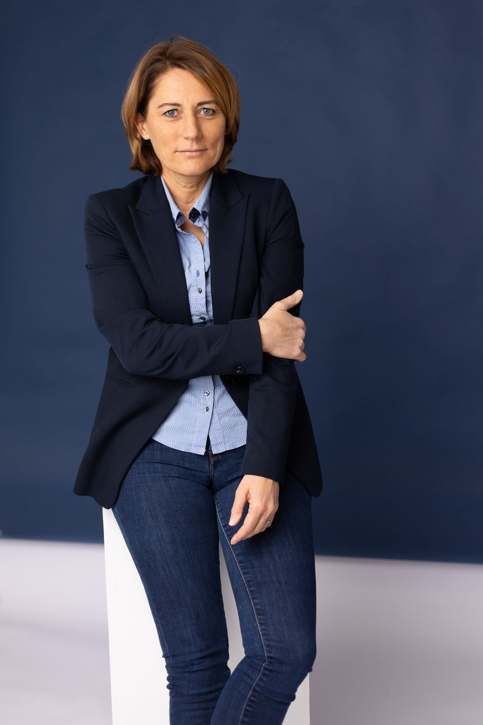 portrait professionnel femme dirigeante – séance photo corporate Avesnois – studio Dourlers