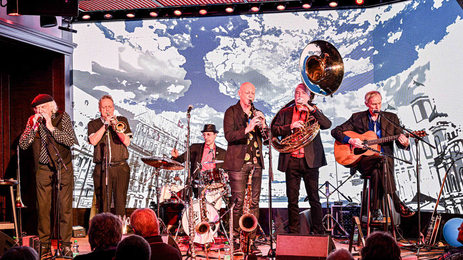BOURBON STREET  Jazz Band im Stadtkeller 2025 - mit LED-Bühnenbilder aus artPic 