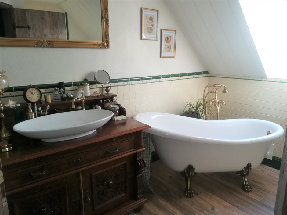 Antiker Landhaus Waschtisch von Land und Liebe