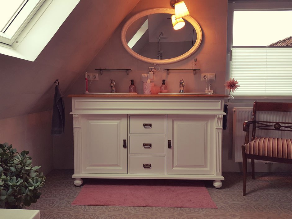 Landhaus Waschtisch "Allure" von Land und Liebe