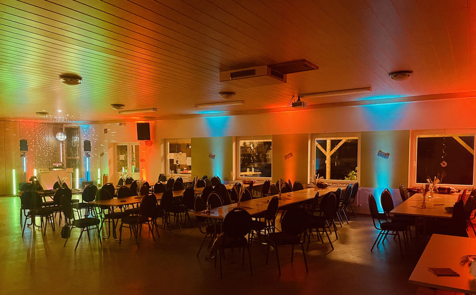 Verwandelt Sie Ihre Locationen zu einem echten hingucker mit den beiden Zusatzoptionen meiner Ambientebeleuchtung. Ein Highlight für Ihre Hochzeit mit DJ Tobi Haase.