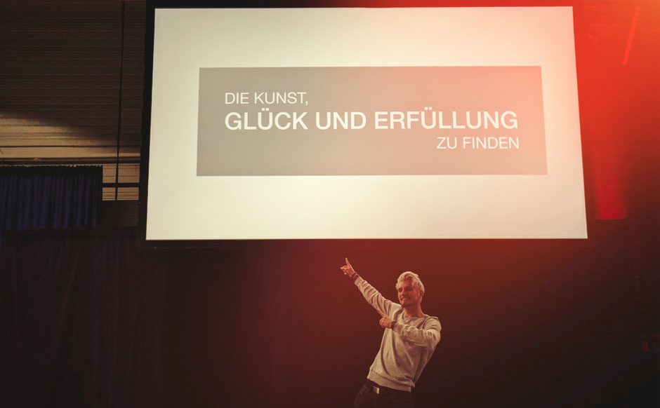 Philipp Sewing auf dem Seminar Die Kunst Glück und Erfüllung zu finden