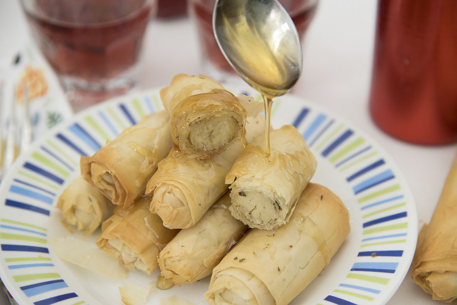 Vegane Fetaröllchen mit Reissirup