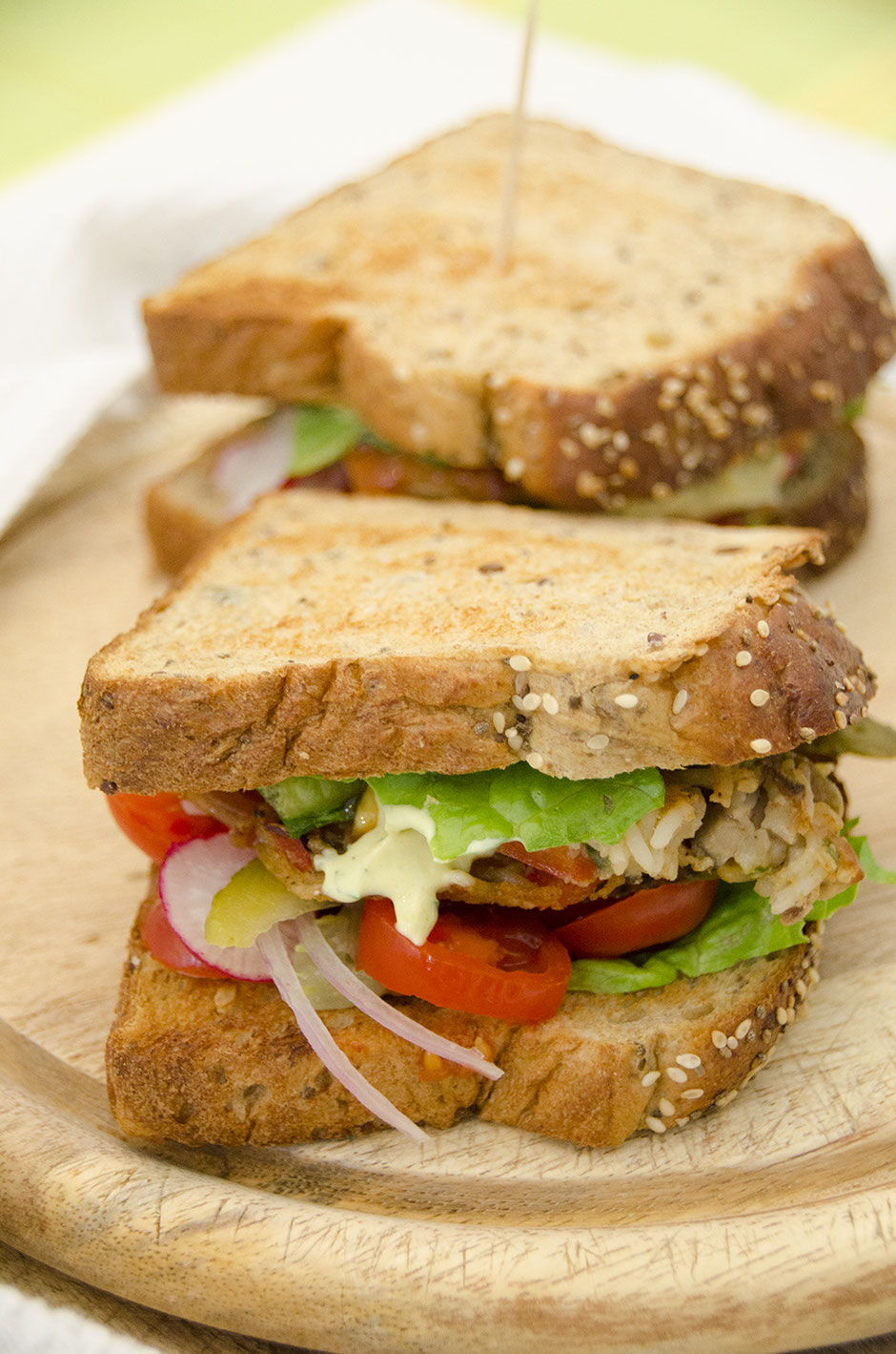Vegane Reisküchlein mit Koriander-Currydip im Sandwich