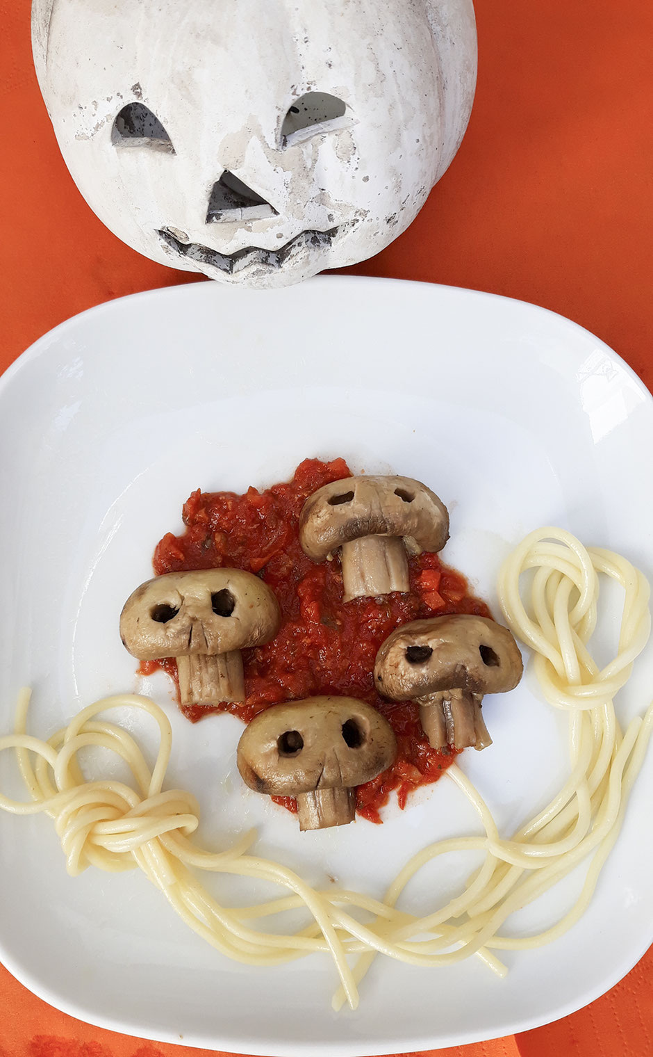 Halloween Pilze vegan Totenköpfe