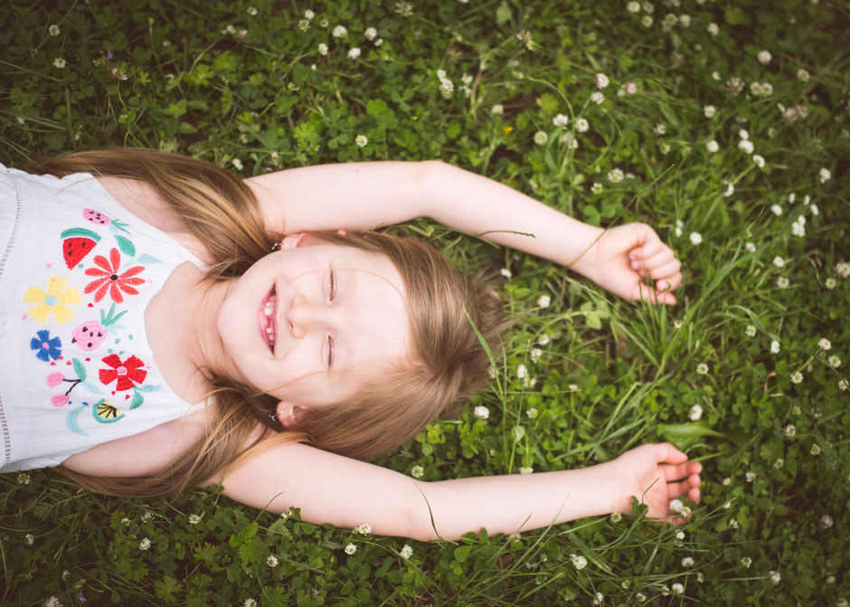 Fotografie Corinna Mamok, Kinderfotos Saarland, Kinderfotos Saarlouis, natürliche und authentische Kinderfotos Saarbrücken, Fotograf Saarland