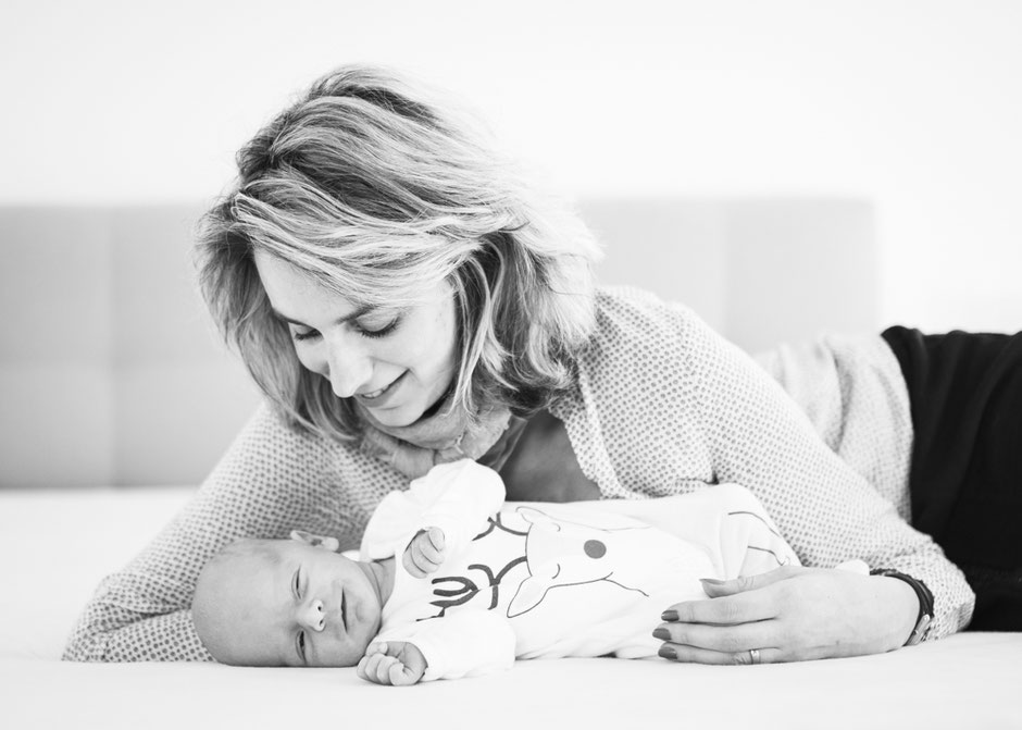 Babyfotos Saarland, natürliche und innige Babyfotos Saarbrücken, Neugeborenenfotos Saarland, Babyfotos Saarbrücken