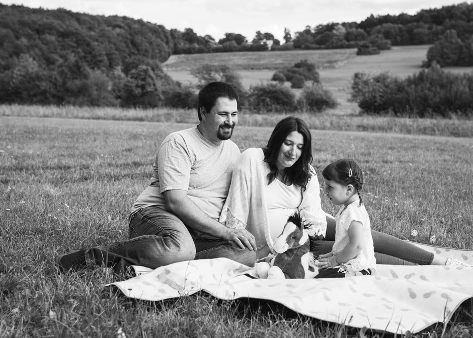 fotografie corinna mamok familienfotograf, babybauchbilder saarland, babybauchfotos saarbrücken, fotograf saarbrücken, fotograf saarland