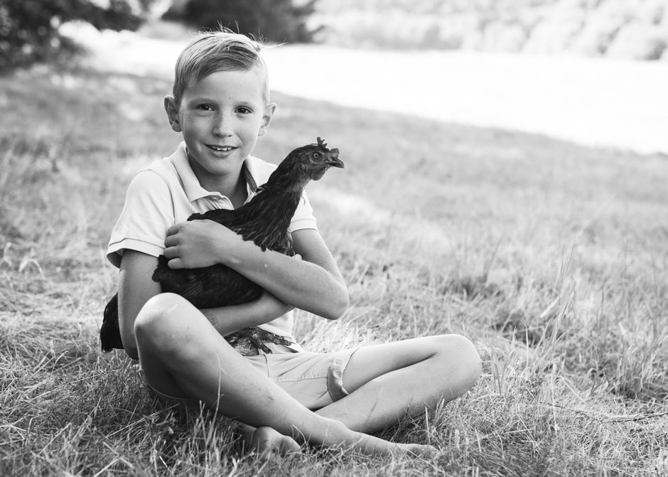 Kindershooting Nordsaarland, Kinderfotos Wandern, Familienfotos Wandern, natürliche Kinderfotos Saarland, lebendige authentische Familienfotos Saarland