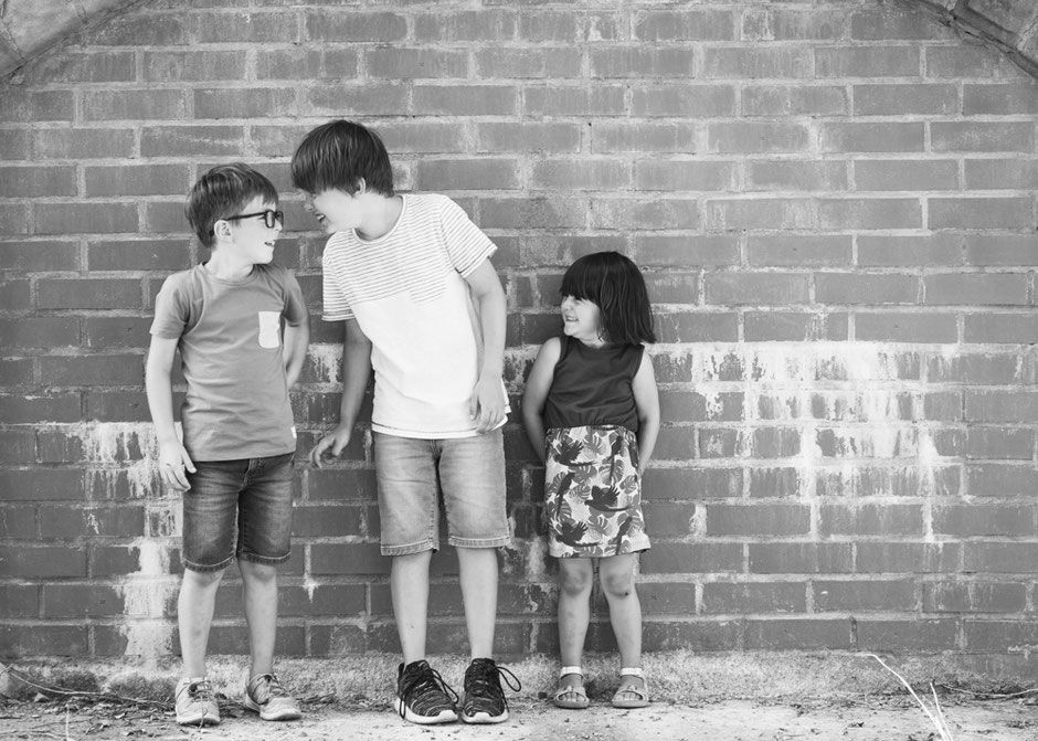 Geschwisterfotos Saarland, Geschwisterbilder Saarland, Geschwisterfotoshooting Saarland, Fotograf Saarland, Kinderfotos Saarland