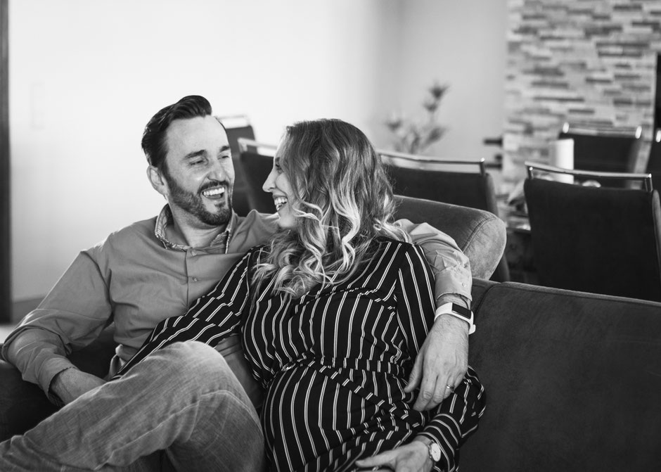 natürliche Babybauchbilder Saarlouis, authentische Babybauchbilder Saarbrücken, Fotografie Corinna Mamok
