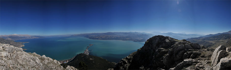 Die Aussicht vom Gipfel des Sivri auf den Egirdir-See ist atemberaubend