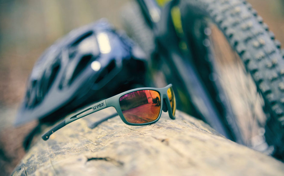 UVEX Sportbrille aug Baumstamm