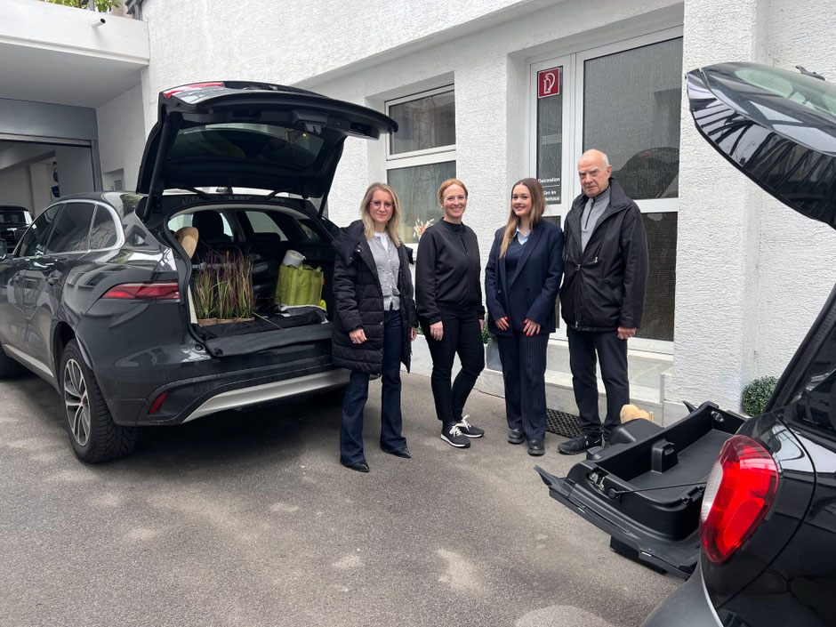 Andrea Belegante mit Senta Kahrhof, Soley Lukas und Werner Kahrhof (v.l.)