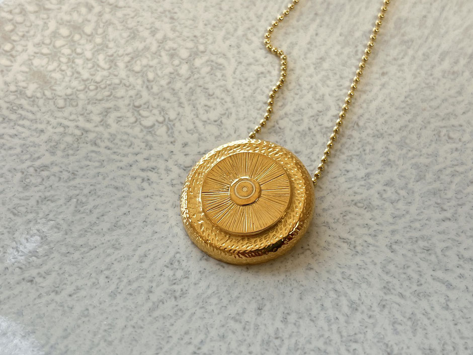 Sonne Symbol Anhänger gold mit Kette