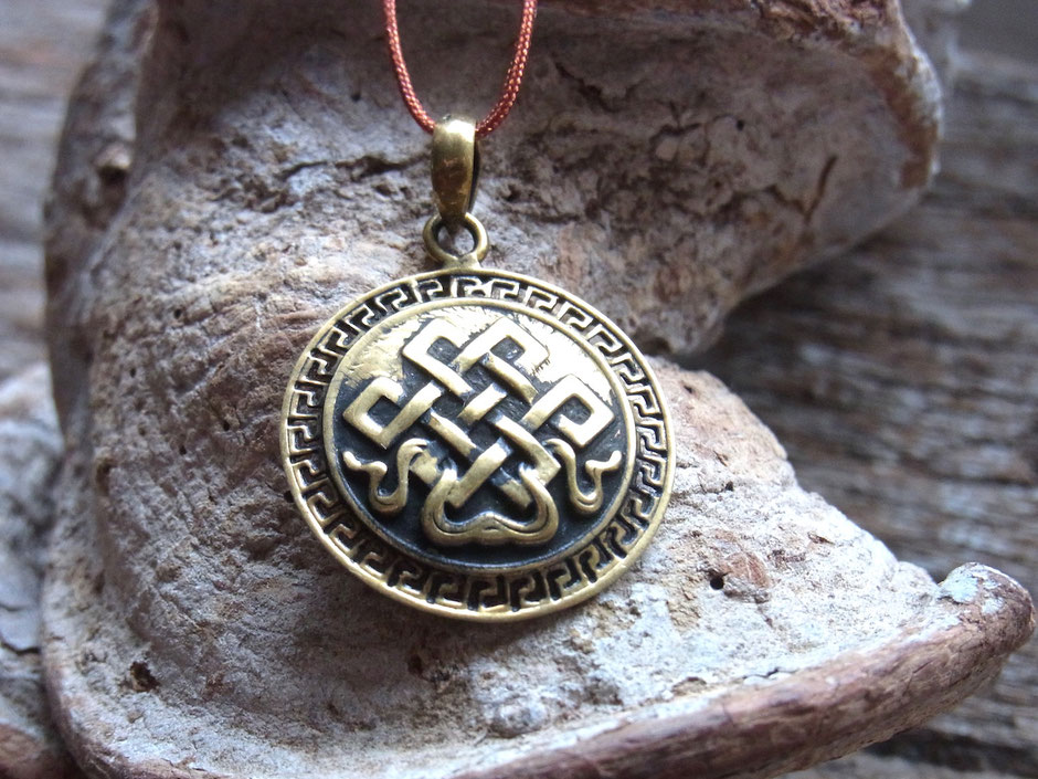 Kette mit unendlicher Knoten Amulett aus Tibet