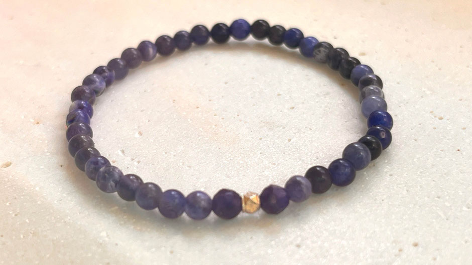 filigranes Sodalith Armband mit Silberkugel