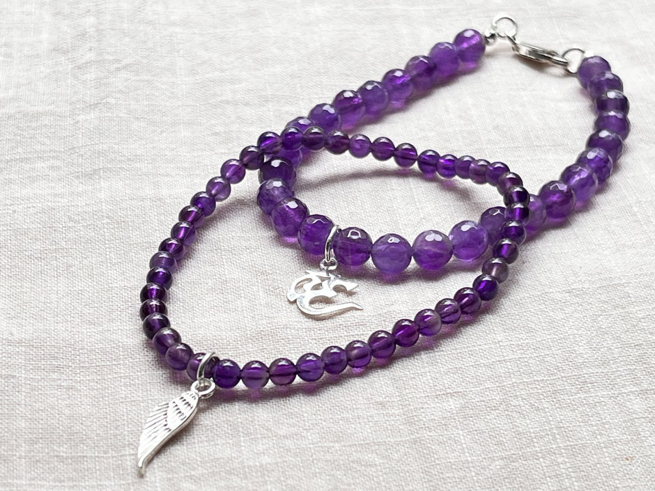 Amethyst Armbänder mit OM Anhänger in Silber