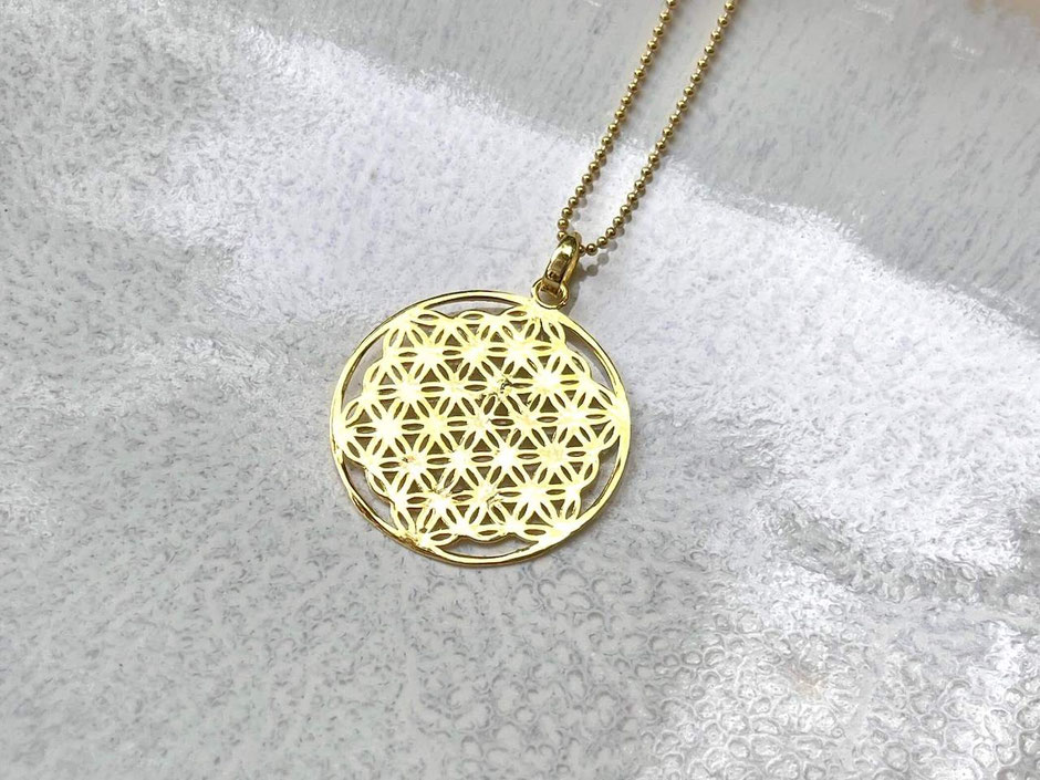 Goldene Kette mit Blume des Lebens Anhänger in gold