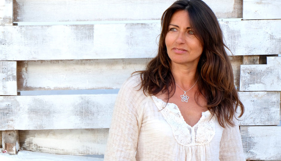 Schmuck mit Venusblume Anhänger und Edelstein in Silber