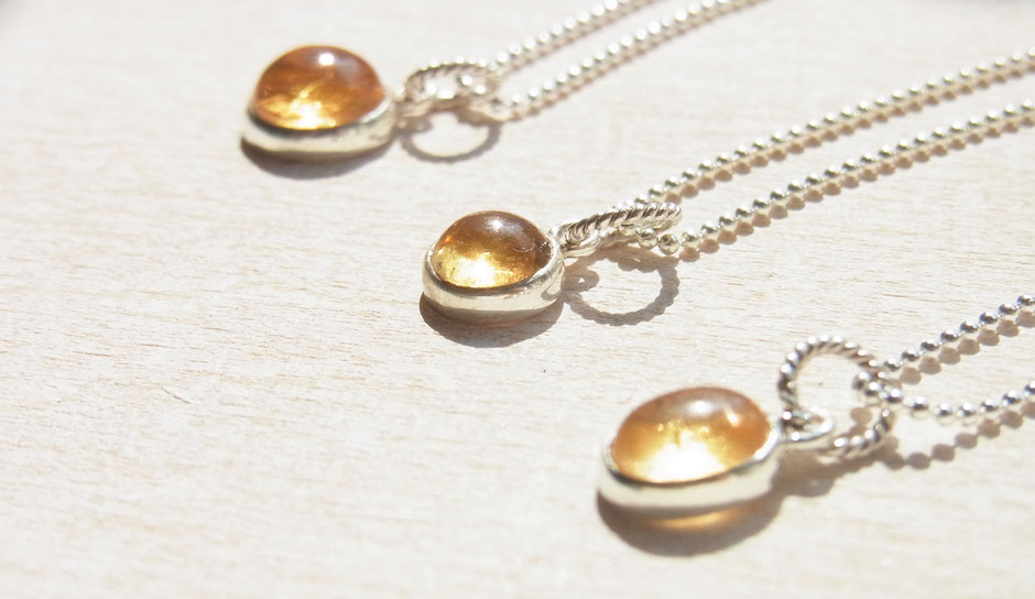 Filigrane Kette mit Citrin Cabochon in Silber