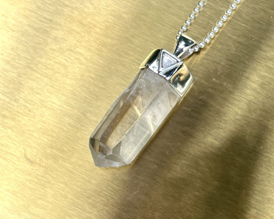 Himalaya Kristallspitze Anhänger in Silberkappe mit einer Silberkette - handgefertigtes Unikat