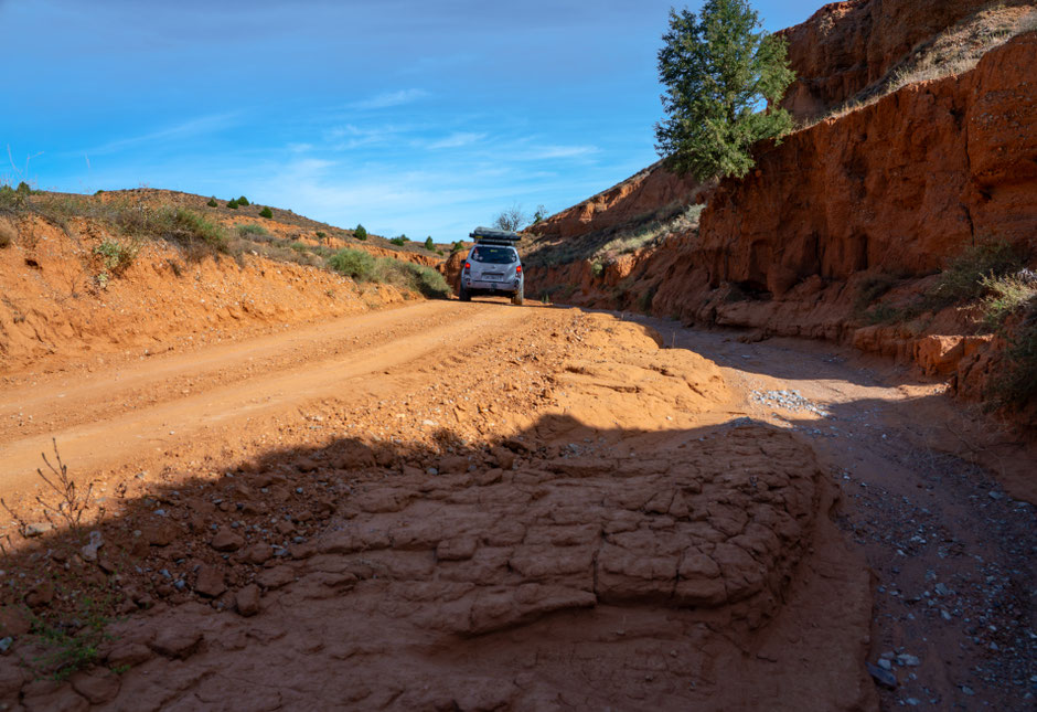 ROAD TRIP 4X4 MURCIE, ESPAGNE. piste 4x4 dans le canyon rouge de Teruel. Itinéraire, budget infos & aventures.