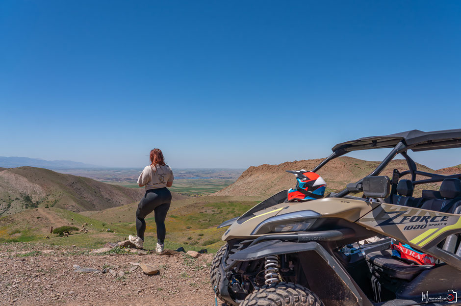 RAID BUGGY AU MAROC, une aventure de dingue au cœur de l'atlas. JOUR 1, d'Agafay aux contreforts de l'Atlas. missaventure, blog road trip, overland 4x4 et nature.