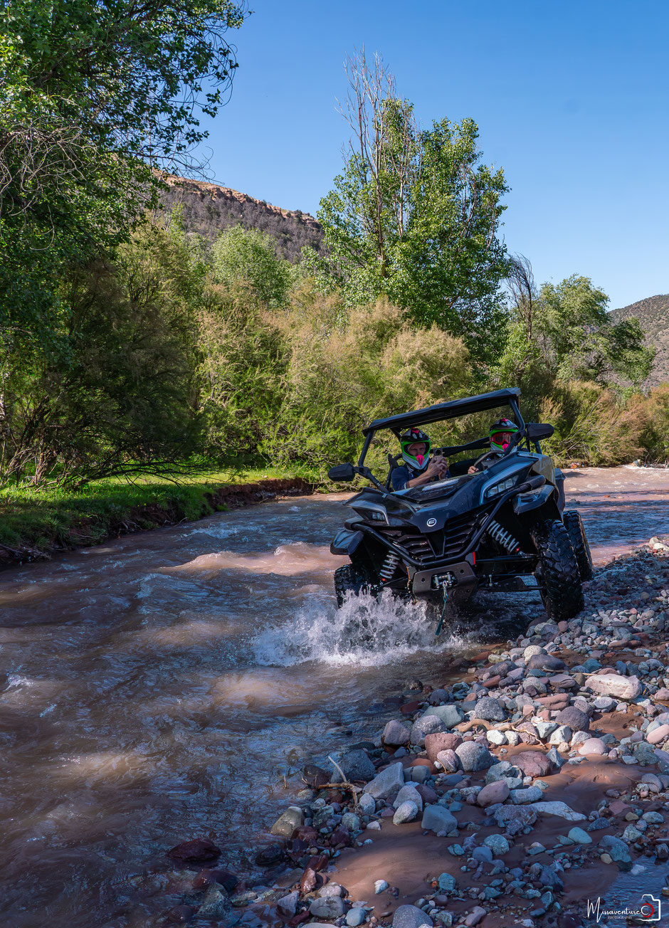 RAID BUGGY AU MAROC, une aventure de dingue au cœur de l'atlas. JOUR 1, d'Agafay aux contreforts de l'Atlas. missaventure, blog road trip, overland 4x4 et nature.
