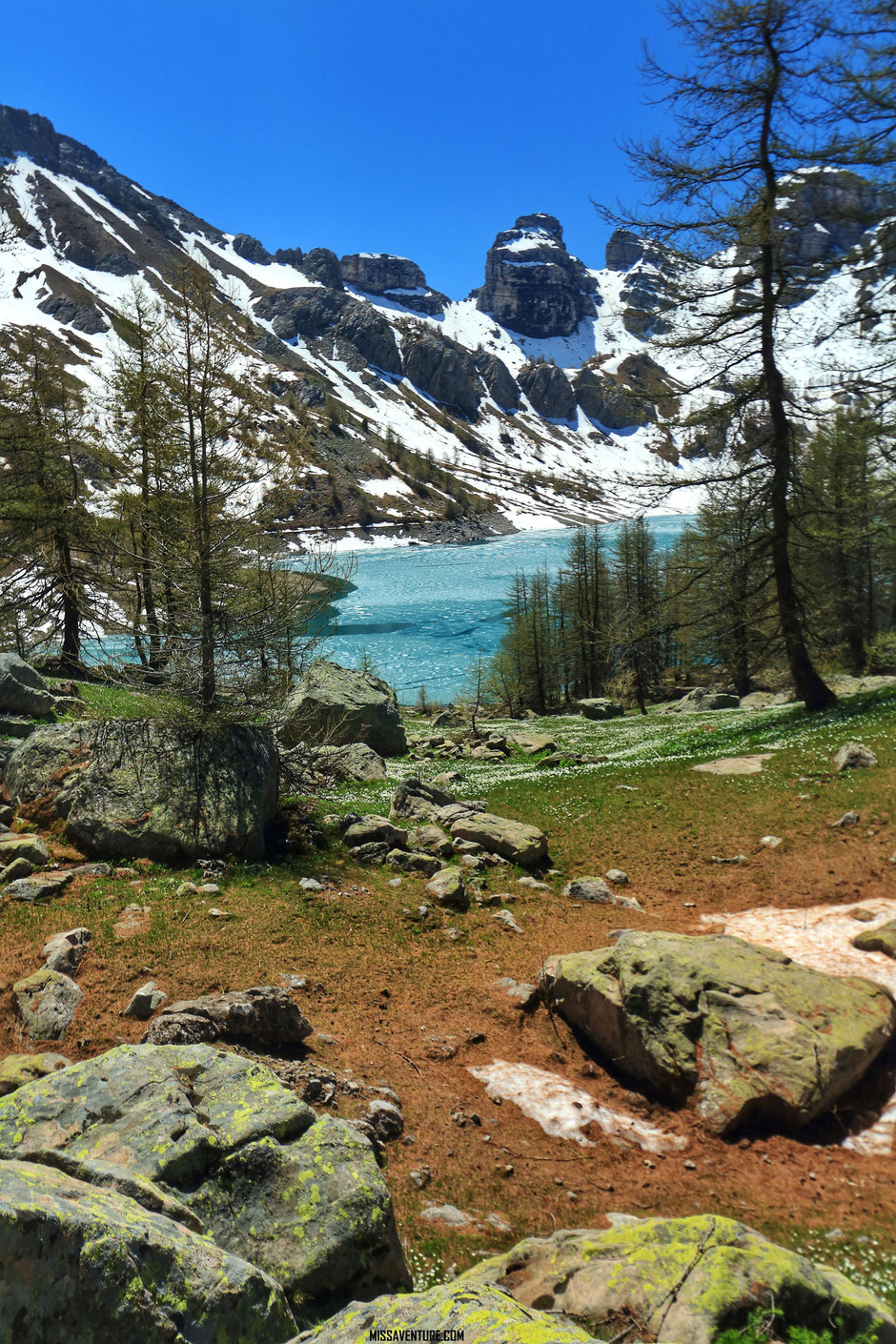 Randonnée et bivouac dans le Mercantour, le lac d'allos. www.missaventure.com blog voyage d'aventures, nature et photos.