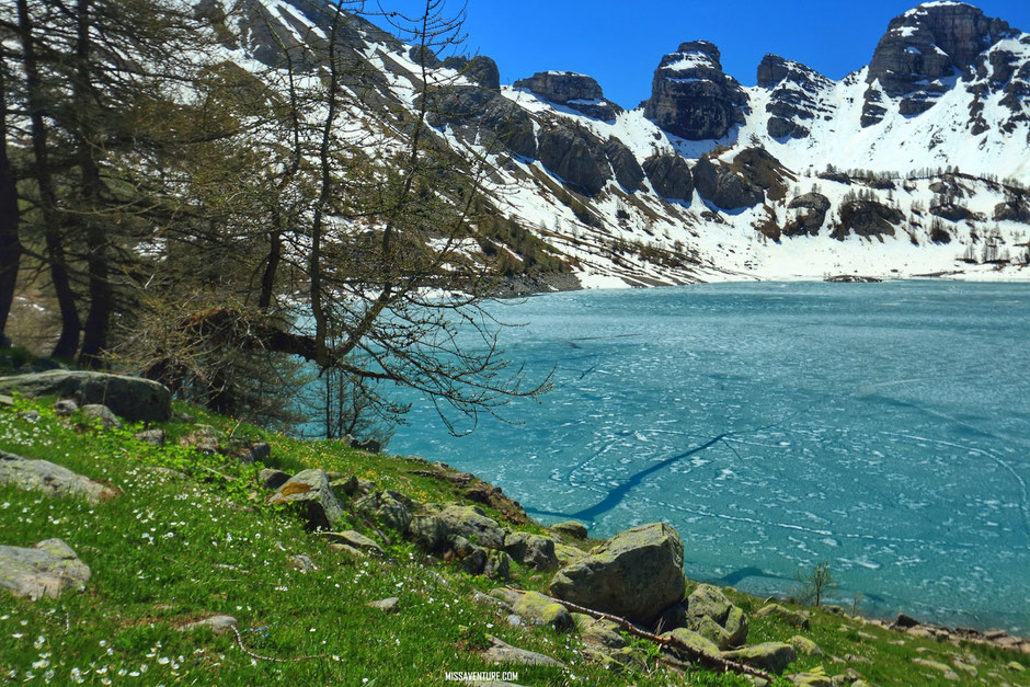 Randonnée et bivouac dans le Mercantour, le lac d'allos. www.missaventure.com blog voyage d'aventures, nature et photos.