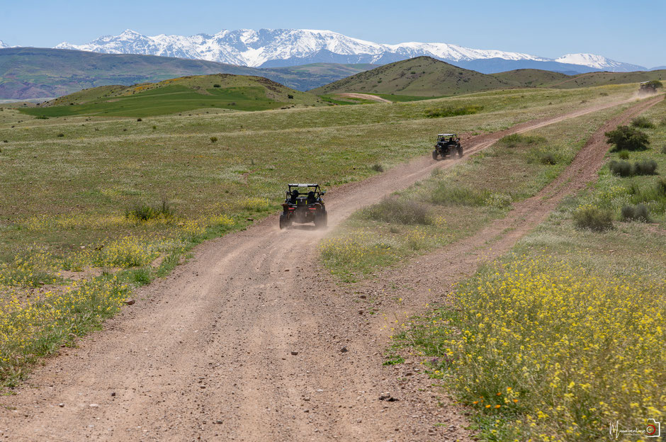 RAID BUGGY AU MAROC, une aventure de dingue au cœur de l'atlas. JOUR 1, d'Agafay aux contreforts de l'Atlas. missaventure, blog road trip, overland 4x4 et nature.